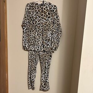 Joyspun Leopard Print super soft pajamas brushed 100% polyester size L (12-14)